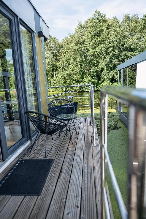 80Qm Privates Hausboot In Hamburg-Mitte Hotel Eksteriør billede